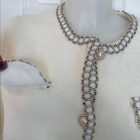 ELEGANT ITALIAN STYLE WHITE & GOLD TWEED KNIT PEARL ACCENTS CARDIGAN JACKET SZ M - Picture 5 of 9